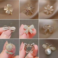 Broche nœud papillon en cristal pour enfants, style japonais mignon, anti-reflet, personnalisée, passe-partout, en alliage plaqué argent, épingle de col tendance