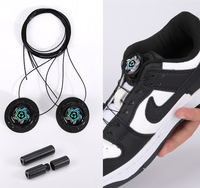 Boucle de chaussure automatique en plastique avec lacets de chaussures à molette pour un laçage facile.