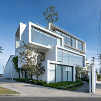 Maisons au design moderne, bâtiments de forme spéciale, villa de luxe, maison à ossature en acier, villa