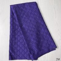 172gsm Polyester Jacquard Brocade Tissu tissé Conception personnalisée pour robe de bureau Tissu teint en fil