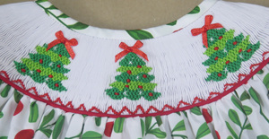 Robe de Noël pour filles, brodée à la main, imprimé arbre de Noël et baies de houx rouges, manches bouffantes, tenue de fête pour tout-petits et enfants - Product Image 4