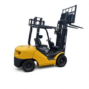 Montacargas de Segunda Mano de 3 Toneladas con Motor Japonés, Contrapesado, Usado, con Motor Diésel de 3 Toneladas para Komatsu FD30 con Mástil de 2 Etapas - Product Image 1