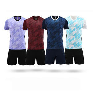 ชุดฟุตบอลคลาสสิควินเทจแบบกำหนดเอง เสื้อเจอร์ซีย์ระบายอากาศ แห้งเร็ว น้ำหนักเบา ชุดยูนิฟอร์มฟุตบอลสำหรับผู้ชายระดับมืออาชีพ - Product Image 1