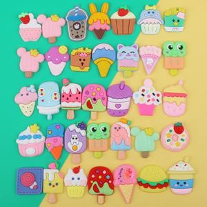 ยางพีวีซีแบบทำมือสเน่ห์สำหรับตกแต่งอุปกรณ์เสริมรองเท้าดีไซน์แบบกำหนดเอง - Product Image 5