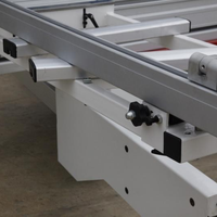 Scie à panneaux à table coulissante de précision à 45 degrés pour la découpe du bois, du MDF et du mélaminé, idéale pour la fabrication de portes d'armoires