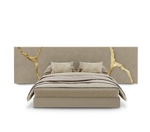 Lit plateforme de luxe sur mesure avec tête de lit large capitonnée, en velours beige et détails craquelés en feuille d'or pour chambre principale - Product Image 2