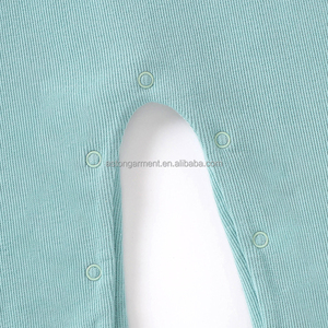 <span class=keywords><strong>Salopette</strong></span> per Neonati in Maglia a Coste Tinta Unita con Design a Tasca Carino, Elastica e Ampia - Product Image 3