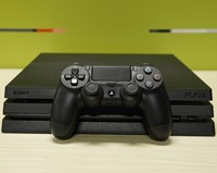 Console de jeu vidéo d'occasion Sony PlayStation 4 ultra-fine 500 Go noir jais PS4