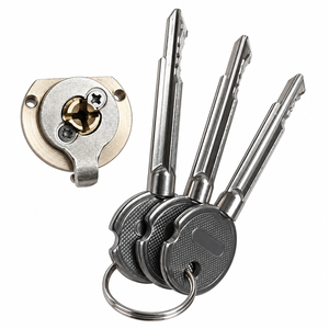 Cilindro di Chiusura Universale in Metallo con 3 Chiavi per Cassetti, Armadi e Porte - Product Image 1