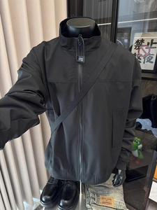 Chaqueta Bomber de entrenador de concha blanda para hombre, traje deportivo personalizado con cremallera sin capucha y soporte para chicos duros, traje deportivo de tres pruebas para frente de invierno - Product Image 4