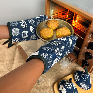Guantes de horno de algodón de tamaño estándar con diseño impreso y aislamiento térmico para hornear y usar en el horno - Product Image 5