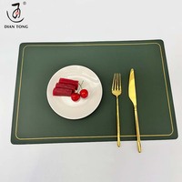Tapis de table en PVC clouté en cuir vert de 45 cm résistant à la chaleur pour restaurant, sets de napperons de table de cuisine imprimés sur mesure