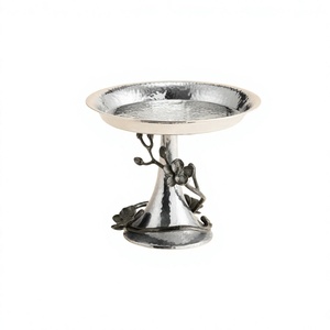 Support à gâteau en métal au design moderne, fait main, rond, pour présentation de desserts sur table, idéal pour la maison, les mariages et les anniversaires. - Product Image 1