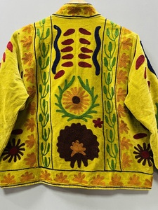 Chaqueta de lana amarilla con cuello alto y bordado floral Suzani hecho a mano, manga larga, cierre abierto, ropa casual de invierno - Product Image 6