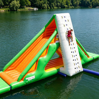 Grand parc aquatique gonflable en PVC pour l'escalade, prix usine, aquaparc flottant, nombreux jeux aquatiques amusants, usage commercial, 500 kg
