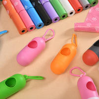Distributeur portable de sacs à déjections pour chiens et chats, boîte de rangement souple d'extérieur en forme de crotte, outils de gestion des déchets pour animaux de compagnie au design original