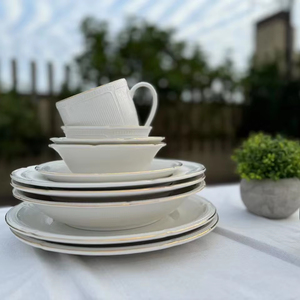 Assiettes en céramique de luxe écologiques avec un design unique en relief pâtes rondes en or pour chargeur assiette en gros pour restaurant à domicile - Product Image 3