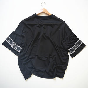 T-Shirt Personalizzata in Rete a Rapida Asciugatura 100% Poliestere Maglia da Calcio Streetwear Sportiva con Scollo a V Stampata Oversize - Product Image 2