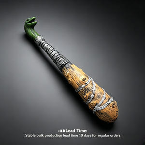 Maza de plástico ligera estilo bárbaro, accesorio para niños y adultos, palo salvaje con cabeza de serpiente para fiestas de terror, ideal para Halloween y festivales, venta al por mayor. - Product Image 3