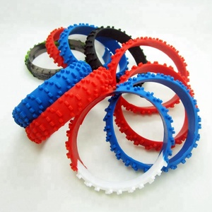 <span class=keywords><strong>Bracelet</strong></span> en silicone caoutchouc pour pneu avec logo <span class=keywords><strong>personnalisé</strong></span> en relief, cadeaux promotionnels, bande de caoutchouc segmentée, bande de pneu en silicone <span class=keywords><strong>plastique</strong></span> - Product Image 2