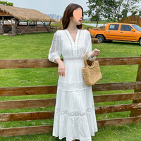 Robe blanche personnalisée en coton pour femmes, style rétro artistique français, col en V, dentelle brodée, manches longues, impression sexy, été décontractée