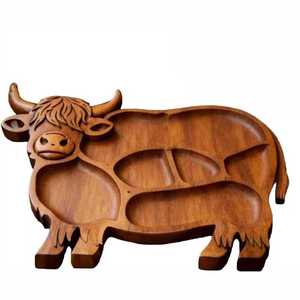 Tabla de charcutería de madera pulida con diseño de vaca, plato tallado para servir, bandeja seccional para queso y aperitivos para fiestas y cenas - Product Image 4