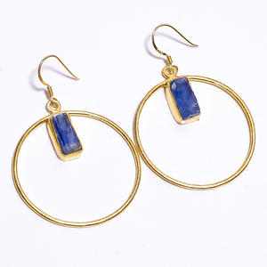 Belles boucles d'oreilles en laiton Onyx péridot pierres précieuses, bijoux en laiton plaqué or, bijoux en laiton plaqué or 18 carats de créateur faits à la main - Product Image 6