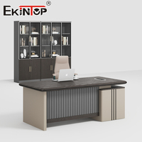 Ensemble de bureau de direction moderne Ekintop, table de direction en bois avec armoire de rangement, bibliothèque à portes vitrées pour immeuble de bureaux