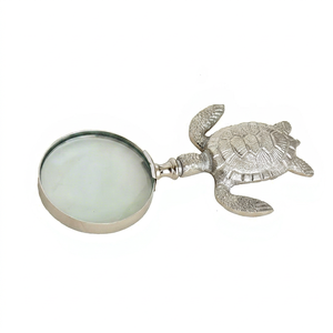 Loupe de bureau décorative en aluminium avec poignée en forme de tortue, style vintage, outil de lecture pour la maison et le bureau, objet de collection - Product Image 1