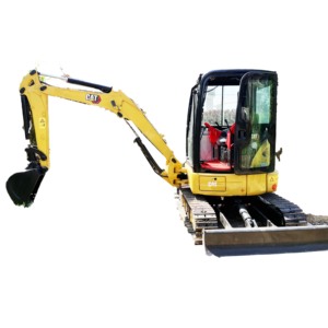 Mini-excavatrice Caterpillar 303 de 3 tonnes, fabrication japonaise, équipement hydraulique, moteur Cummins, accessoire tarière - Product Image 1