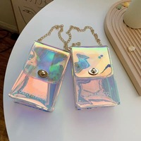 Pochette à lèvres en vinyle holographique imperméable à motif marguerite mignon, sac messager portable pour femme avec chaîne métallique pour voyage et extérieur