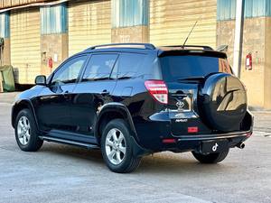Toyota <span class=keywords><strong>RAV4</strong></span> 2.4 Luxe 2009, SUV japonais d'occasion, conduite à gauche, moteur puissant, équipement haut de gamme, spacieux et performant - Product Image 3