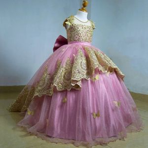 فساتين مخصصة للفتيات الصغيرات لحفلات الزفاف مع تطريزات ذهبية ولؤلؤ وفراشات فاخرة لحفلات أعياد الميلاد والمناسبات الرسمية - Product Image 1