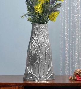 Jarrón de aluminio ondulado de hojas plateadas florero decorativo uso boda fiesta hogar interior y exterior moderno único de lujo - Product Image 2
