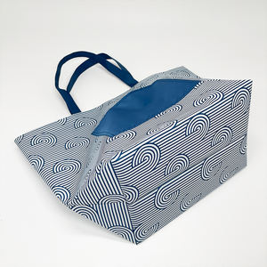 Sacs fourre-tout non tissés réutilisables de taille moyenne pour femmes personnalisables dessin animé Logo impression écran manipulé cadeau parfait - Product Image 3