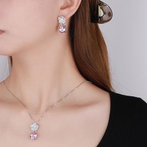 Nuevo conjunto de joyería de alta gama 2026, chapado en oro sobre cobre, con diseño de nido de pájaro simulado y camelia de estilo retro, 10*12 - Product Image 4