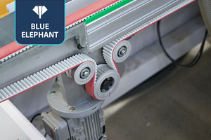 Ligne de production de panneaux de porte de meuble CNC Chargement et déchargement automatiques Scie à découper les portes en bois 4 côtés pour l'industrie - Product Image 3
