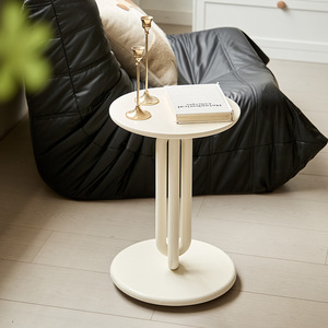 Mesa Auxiliar Redonda Moderna y Minimalista con Base de Metal Negro, Mesa de Centro para Sala de Estar, Mesa Esquinera para Sofá, Uso en Balcón de Hotel - Product Image 5