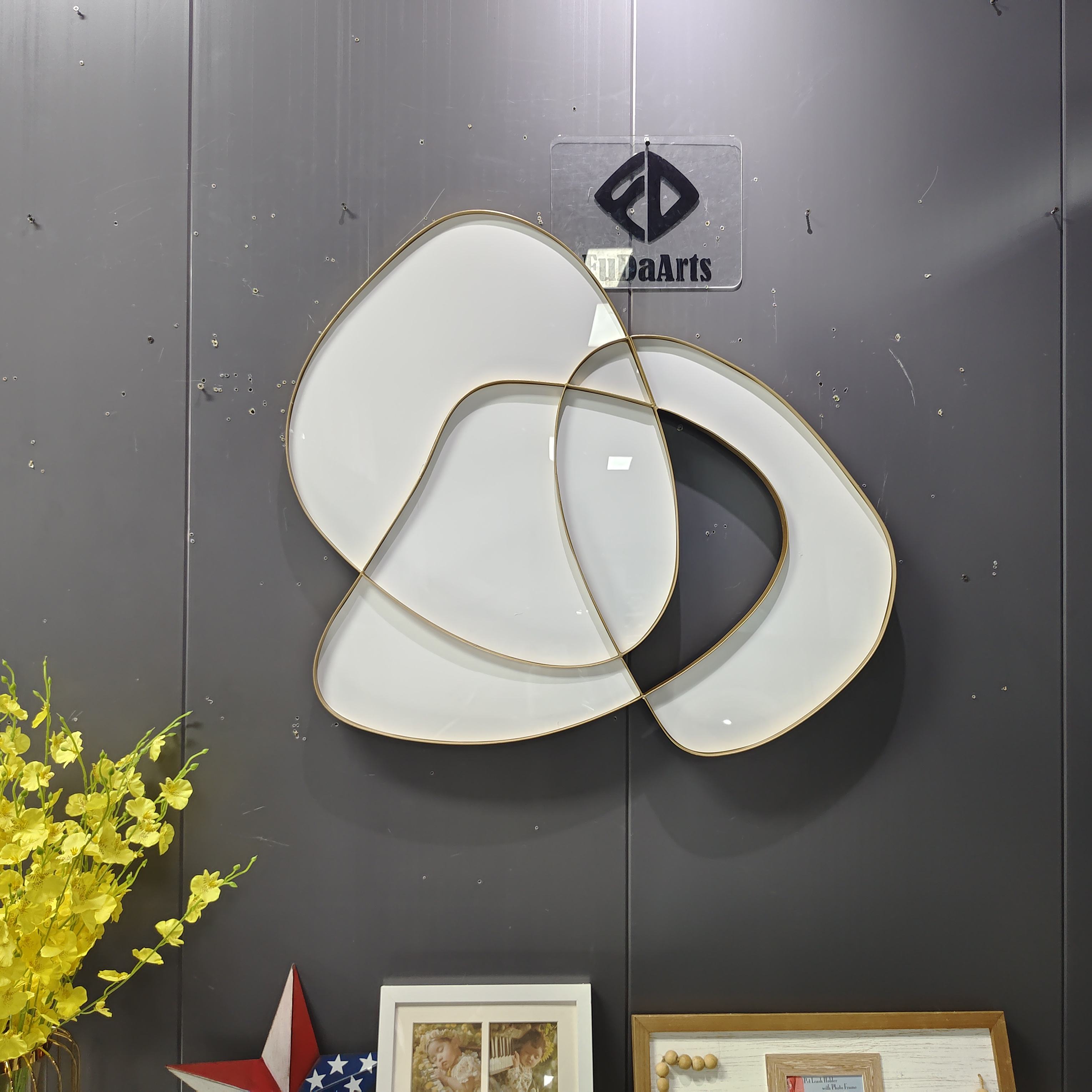 White FUDA2515-100X91