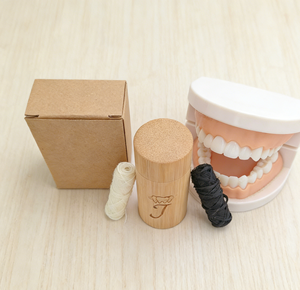 Fil dentaire <span class=keywords><strong>Boka</strong></span> en charbon de bambou ciré végétalien personnalisé, biodégradable et organique pour le nettoyage des dents à la menthe - Product Image 1
