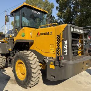 Chargeuse sur pneus SDLG LG936L 3 tonnes avec moteur Yuchai et commande hydraulique pilotée pour un maniement et un chargement efficaces des matériaux - Product Image 2