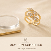 Bague Serpentine Double Tête de Serpent en Plaqué Or 18K avec Zircon Cubique pour Femme - Vente en Gros - Bijoux Visuteria