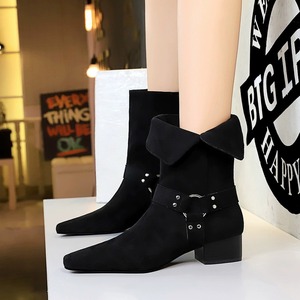 Bottines mi-mollet à talon carré pour femme, style western rétro, bout pointu, boucle de ceinture, en faux daim, coupe ajustée - Product Image 3