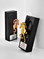 Nouveau Trophée Créatif en Résine Cheval 2026 – Trophée en Résine Or, Argent, Cuivre pour Employé Exceptionnel Réunion Annuelle