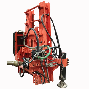 Machine robuste pour l'arrachage des racines d'arbres, montée sur tracteur, pour l'élimination de petits arbres et de souches de buissons - Product Image 2