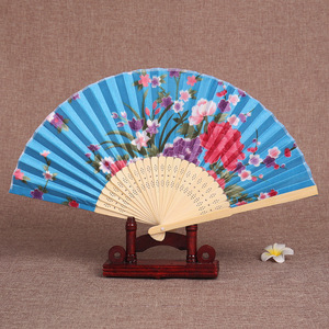 Abanico de Mano de Bambú Pintado Personalizado al por Mayor, Abanico Plegable de Seda de Colores con Diseño Floral, Abanico Clásico para Regalo con Impresión - Product Image 3
