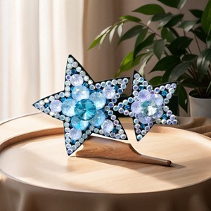Barrettes à cheveux étoiles en strass, en cuir souple, épingles à cheveux exquises et tendance, accessoires pour bébés, vente en gros - Product Image 1