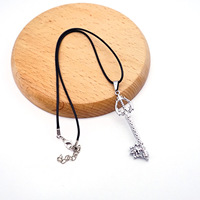 Collier modèle d'arme en forme de clé souvenir de jeu