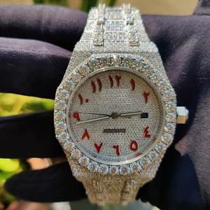 Proveedor indio de relojes de acero inoxidable con diamantes VVS y función de fecha para uso en la oficina y viajes, disponible para la venta. - Product Image 1