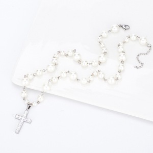 สร้อยคอไขว้สแตนเลสสตีลประดับมุก สีขาว สำหรับทุกเพศ สวมใส่ได้ทุกวัน ดีไซน์เรขาคณิต รุ่น XYN0001 - Product Image 3